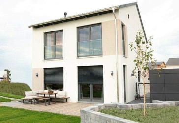 Exklusives Einfamilienhaus: Modernes Wohnen zwischen Zentrum und Natur