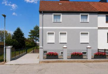 Zeitlos wohnen – hochwertige Doppelhaushälfte mit modernster Technik und unverbaubarem Ausblick