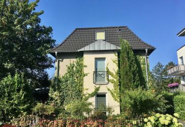 Doppelhaushälfte in ruhiger Sackgasse in Frankfurt-Ginnheim - provisionsfrei
