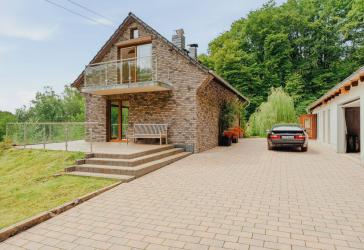 Modernisiertes Waldanwesen mit traumhaftem Weitblick in Bergisch Gladbach