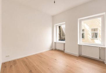 Ruhige Seitenflügel-Wohnung - im Ausbau