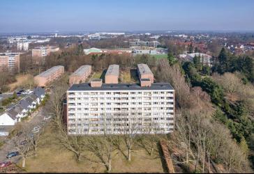 Weitblick über Reinbek: 'Großzügige 4-Zimmer-Wohnung in Endetage'