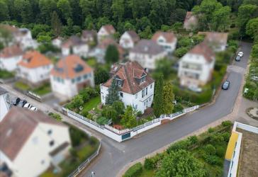 'Großzügige 30er-Jahre-Villa mit Garten & Balkon in Bestlage Salinental'