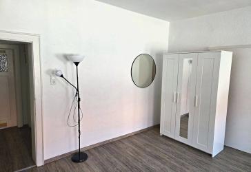 vollmöbliertes WG Zimmer in 4er WG
