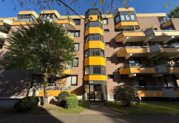 BONN-AUERBERG: Gut geschnittene 2-Zimmer- Wohnung mit Feierabendbalkon in gepflegter Wohnanlage