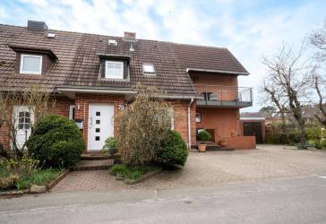 Gepflegtes Wohnhaus mit drei Einheiten in ruhiger Lage