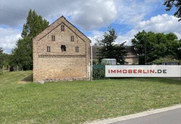 IMMOBERLIN.DE - Großzügiges Baugrundstück für Wohnbebauung + Scheunen für gewerbliche Nutzungen