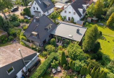 Zwei Häuser auf 1.026 m² in Toplage von Bad Schwartau - Rohdiamant mit Potenzial