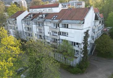 Helle und sonnige 4-Zimmer-Wohnung mit 2 Garagen in gepflegter Wohnanlage!