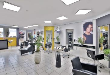 Schöner Friseursalon zu verkaufen. Nutzungsänderung zur Wohnung möglich.