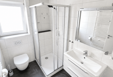 ++ S-WANGEN: Tolle, gut geschnittene 3-Zimmerwohnung, EBK, modernes TL-Bad ++