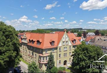 -RESERVIERT- Juwel mit 2 Balkonen Charmante 2,5 Zimmer-Altbauwohnung im denkmalgeschützten Ensemble