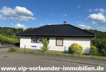 'Schöner Bungalow mit Einliegerwohnung in bevorzugter Lage !' Höhenlage mit Fernblick! 5 Gehminuten zu den Geschäften