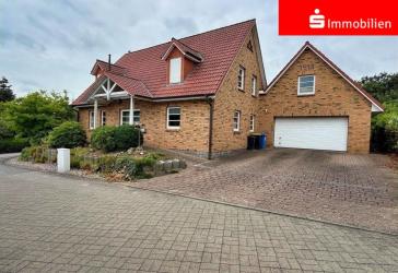 Hochwertig gebautes Einfamilienhaus in guter Lage von Ostrohe