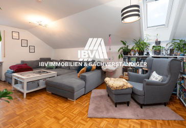 3 Zimmer, Garten, Stellplatz - Dachgeschosswohnung in Amberg-Raigering