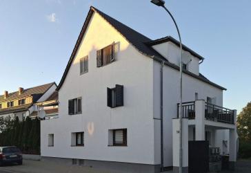 Stabile Kapitalanlage: Modernisiertes MFH mit Nebengebäude in Friedberg in sehr attraktiver Lage