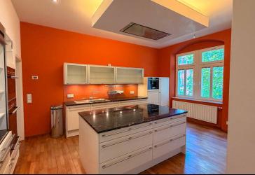 Großzügige Familienwohnung mit 6-Zimmern, zwei Balkonen, Sauna, Klimaanlage und Einbauküche in schöner Lage von Dresden-Trachau