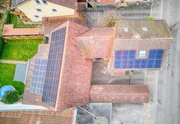 Viel Platz für Familie und Beruf: Modernisiertes Ein-Zweifamilienhaus mit Ausbaureserve, tollem Garten und großer Scheune.