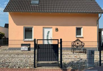 Freistehendes Einfamilienhaus mit Erdwäre, Kamin & Wintergarten – Leipzig Rückmarsdorf
