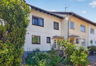 Raum für die ganze Familie - gepflegtes Reihenmittelhaus mit Garten und Garage in Stutensee-Spöck