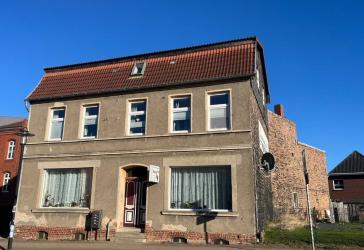 Stadthaus mit 5 Eigentumseinheiten - Zufahrt - Nebengelass - Garten - vielseitig nutzbar....