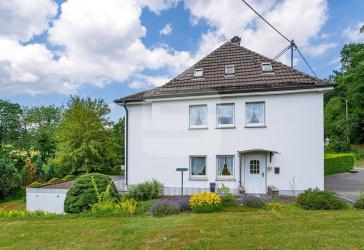 Gemütliches Einfamilienhaus mit Garage!