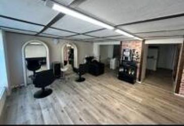Friseur / Laden / Büro / am Schweizerberg in MM