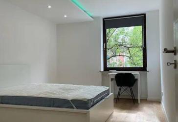 Schönes möbliertes Zimmer in gepflegter WG - München | Leopoldstraße 138