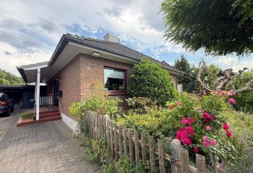 Ruhiger und solider Bungalow in Rümpel - großzügiges Grundstück, 2 Terrassen & Vollkeller