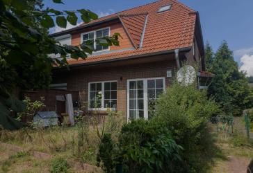 Familienfreundliche Doppelhaushälfte in ruhiger Lage von Fahrland - Provisionsfrei!