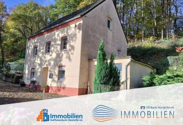 Charmantes Einfamilienhaus in idyllischer Waldrandlage