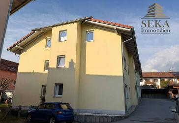 Attraktive Lage nahe der Donaupromenade: 3-Zimmer-Wohnung mit Loggia, Ausblick & Stellplatz