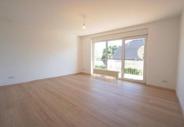 Frisch renovierte 3-Zimmer-Wohnung mit Südbalkon und Einbauküche - ideal für Singles oder Paare