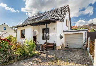 Gepflegtes EFH mit idyllischem Garten, Scheune, Garage und 483 m² Grundstück in Sarstedt