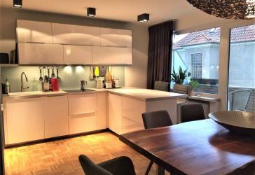 Modern, Stilvoll, saniert - zwei Loggien, EBK, Ankleideraum *ohne Provision