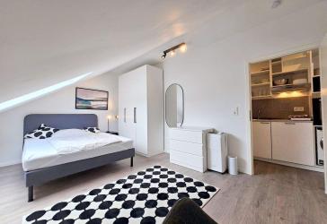Ab 01.09.2026 - gemütliches Zimmer in 4 Zimmer-WG + Klimaanlage inkl. Einbauküche - Sachsenhausen Südbahnhof