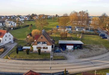 Vielseitig! Charmantes Zweifamilienhaus mit großzügigem Grundstück und viel Potenzial