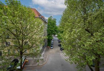 Seltene Altbauwohnung am Lietzensee mit ca. 4 m Deckenhöhe und zwei Westbalkonen