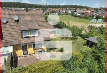Gepflegte Doppelhaushälfte mit idyllischen Garten in ruhiger und attraktiver Lage in Heroldsbach