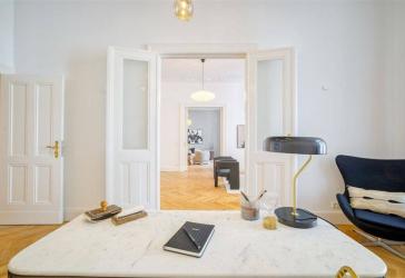 Xantener Luxury Carré: 250 m² Altbauerlebnis im Kudamm Quartier