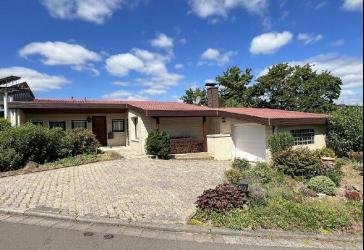 Schöner Bungalow als Doppelhaushälfte in toller Lage