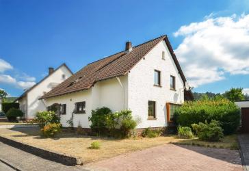 Wittlich: Einfamilienhaus mit Garten und Garage in top ruhiger Wohnlage, kurzfristig frei