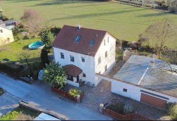 EINFAMILIEN-/ 2 FAMILIENHAUS MIT GROSSZÜGIGEM GARTEN, POOL UND MEHR IN RUHIGER LAGE VON RADEBEUL