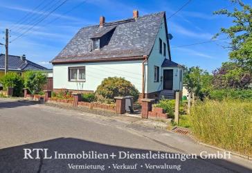 Ruhig gelegenes Familienhaus mit Garten am Ortsrand (A1742)
