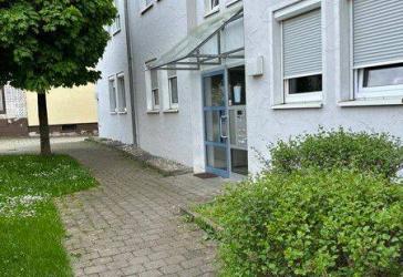 Teilrenovierte 2-Zimmer-Wohnung!