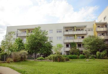 Stilvolle 3,5-Zimmer-Wohnung mit großem Balkon zum Innenhof