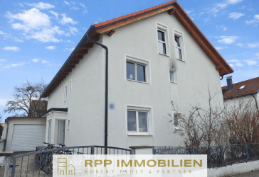 Wohnen und Investieren: Kernsaniertes Mehrfamilienhaus in Freimann