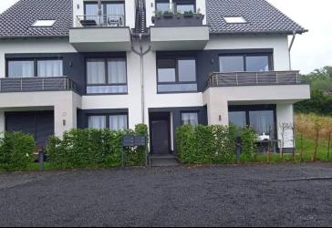 Lichtdurchflutete Etagen-Wohnung