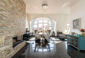 144 m² mit Terrasse & Kamin - Dachgeschoss-Traum am Winterfeldtplatz