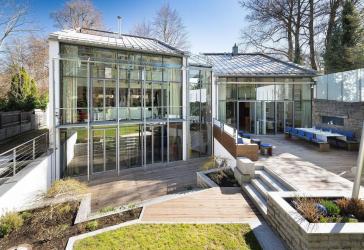 Unikat in Grünwald - Lichtdurchflutete moderne Split-Level-Villa - von privat - ohne Makler!